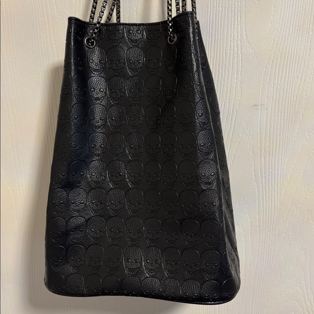 Skull Embossed Women's Black Bucket Bag Purse Faux Leather Shoulder Carry Strap - Picture 2 of 11